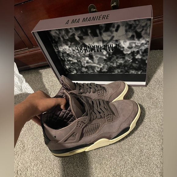 Really good condition USED Little creases Real 
Size 11 Original box sleeve $325 - Picture 5 of 8